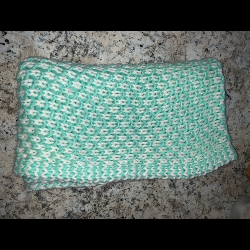 Mint scarf